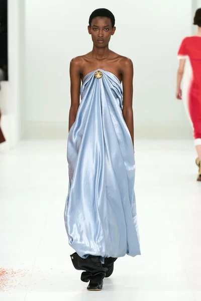 Look 19